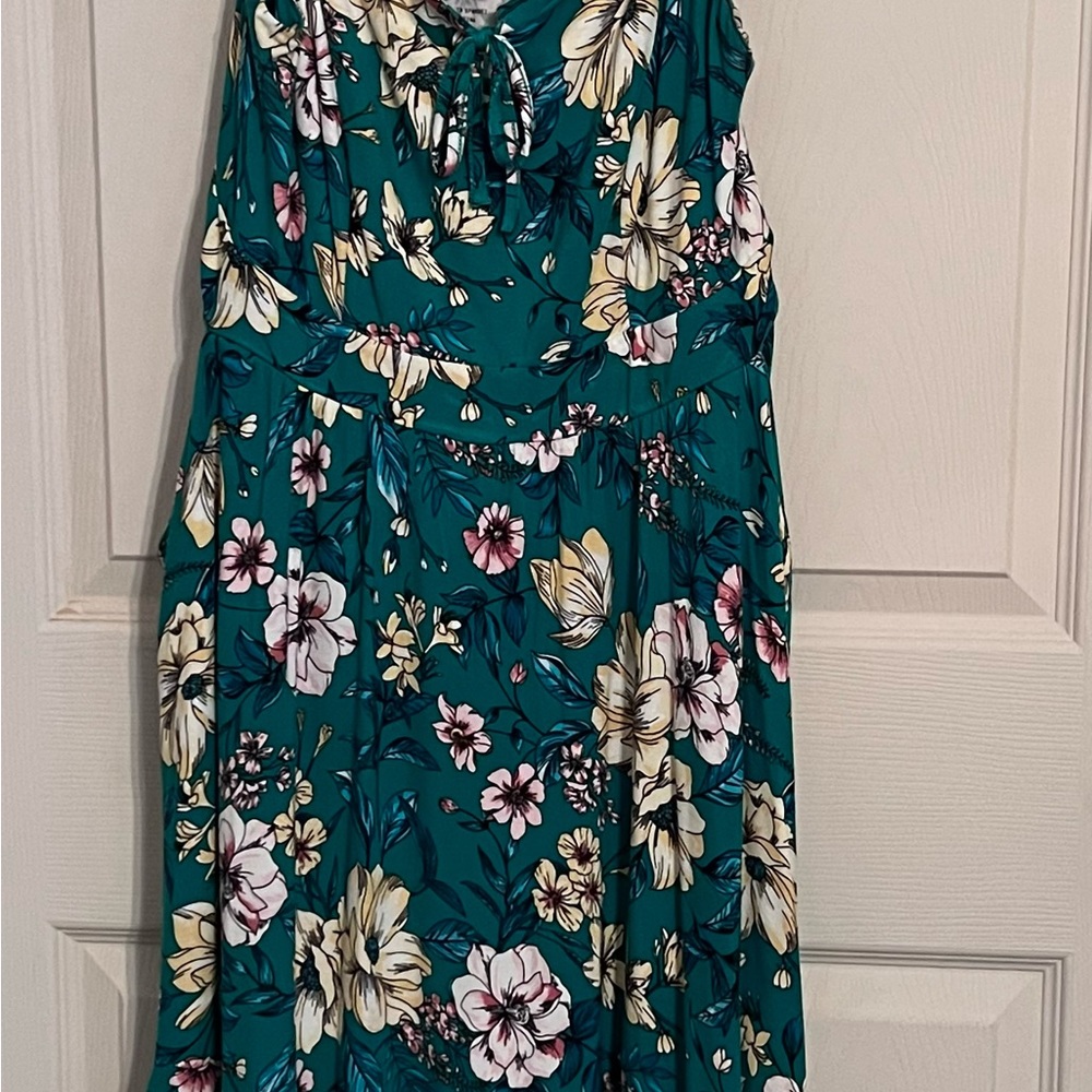 Green Floral Midi Dress - Picture 2 of 3